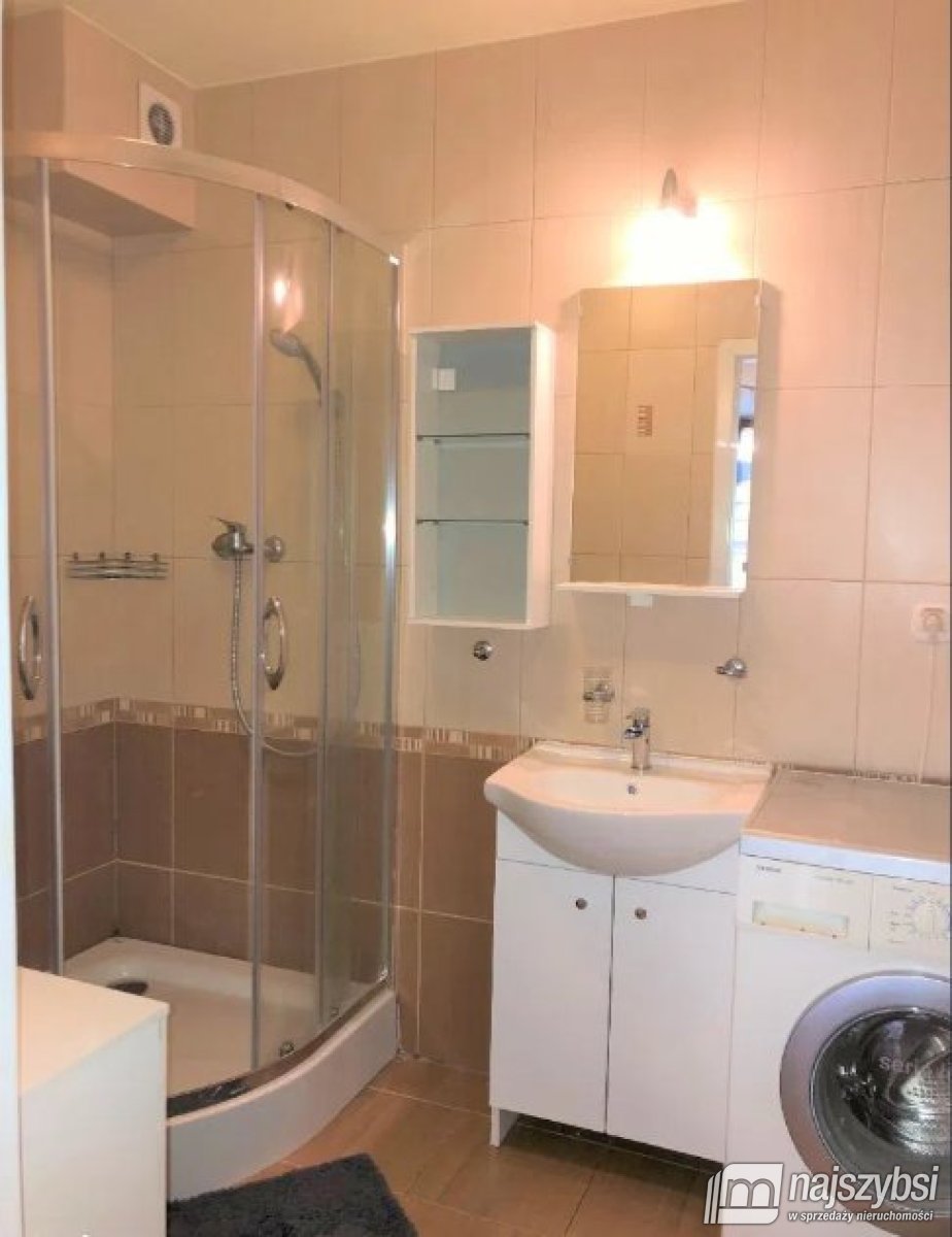 KOŁOBRZEG-3 POKOJOWY APARTAMENT Z TARASEM W PORCIE (7)