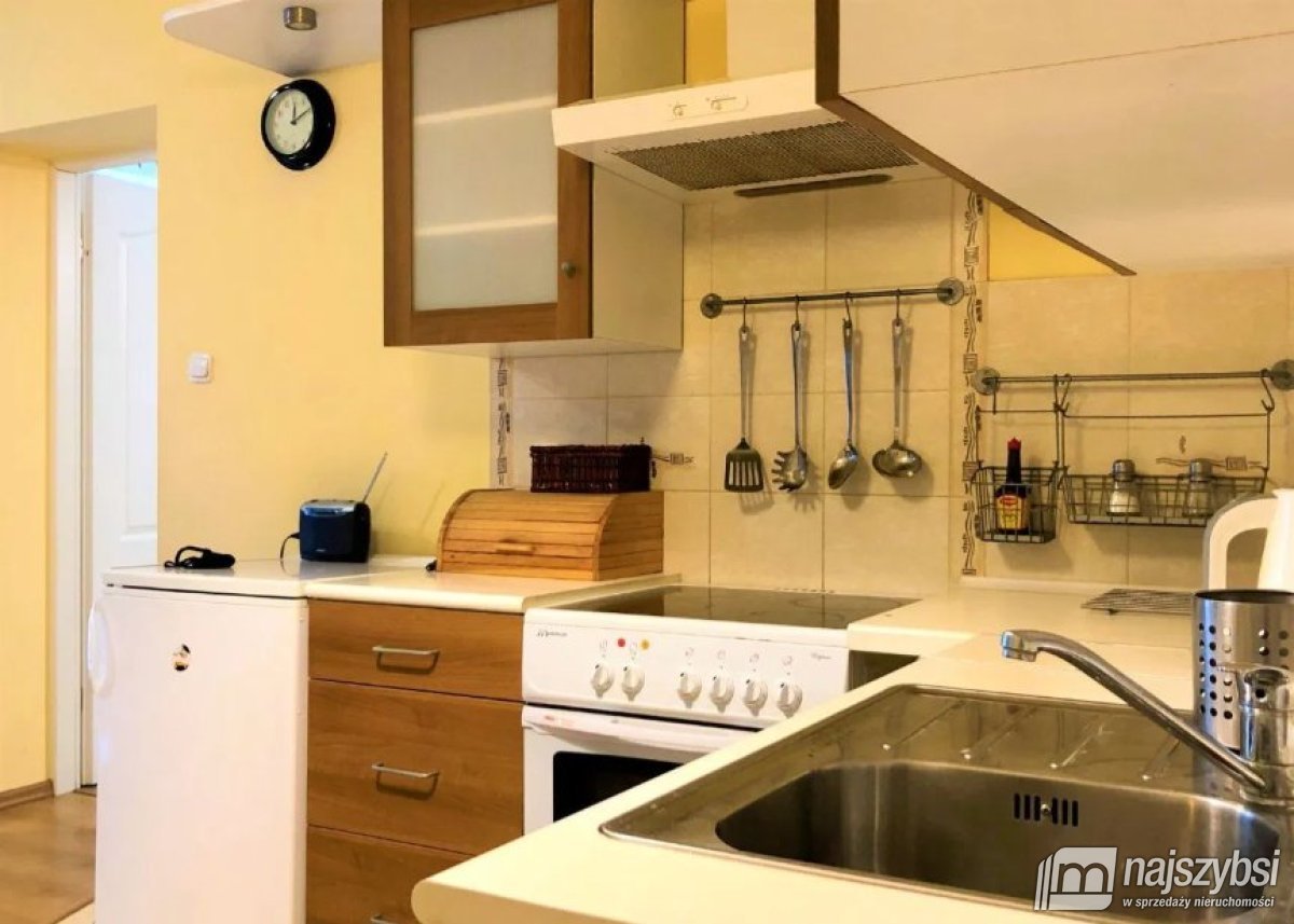 KOŁOBRZEG-3 POKOJOWY APARTAMENT Z TARASEM W PORCIE (8)