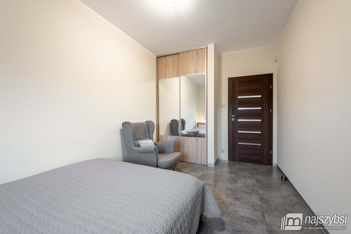 PŁOTY- UNIKATOWY DOM/REZYDENCJA 304 M2 (16)