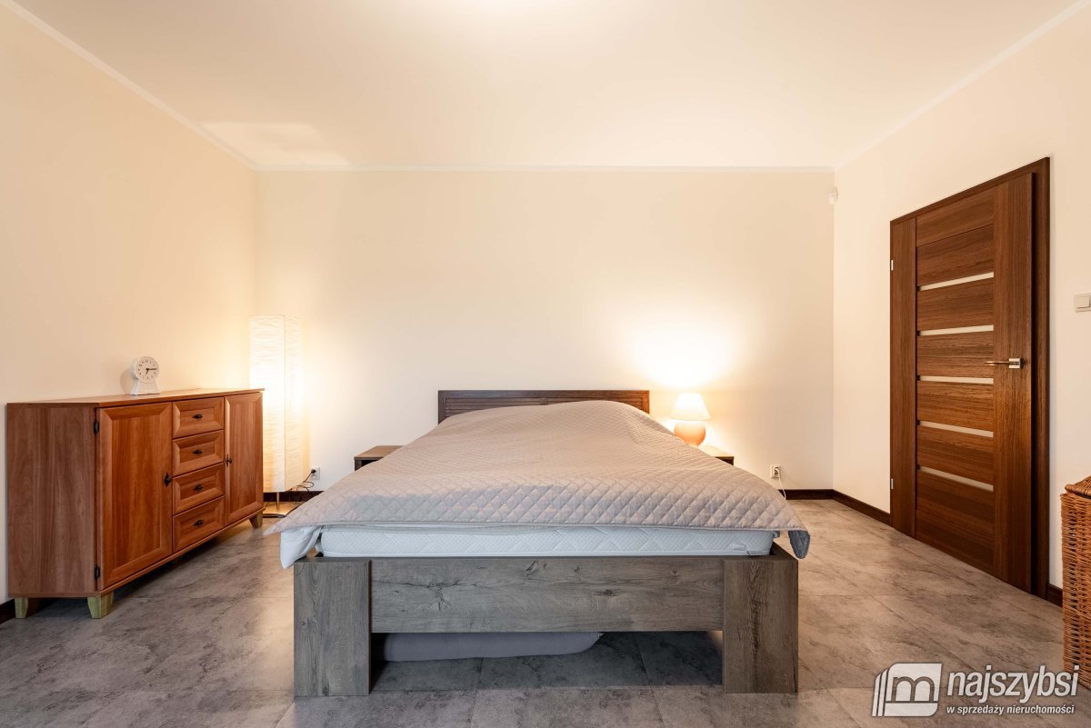 PŁOTY- UNIKATOWY DOM/REZYDENCJA 304 M2 (39)