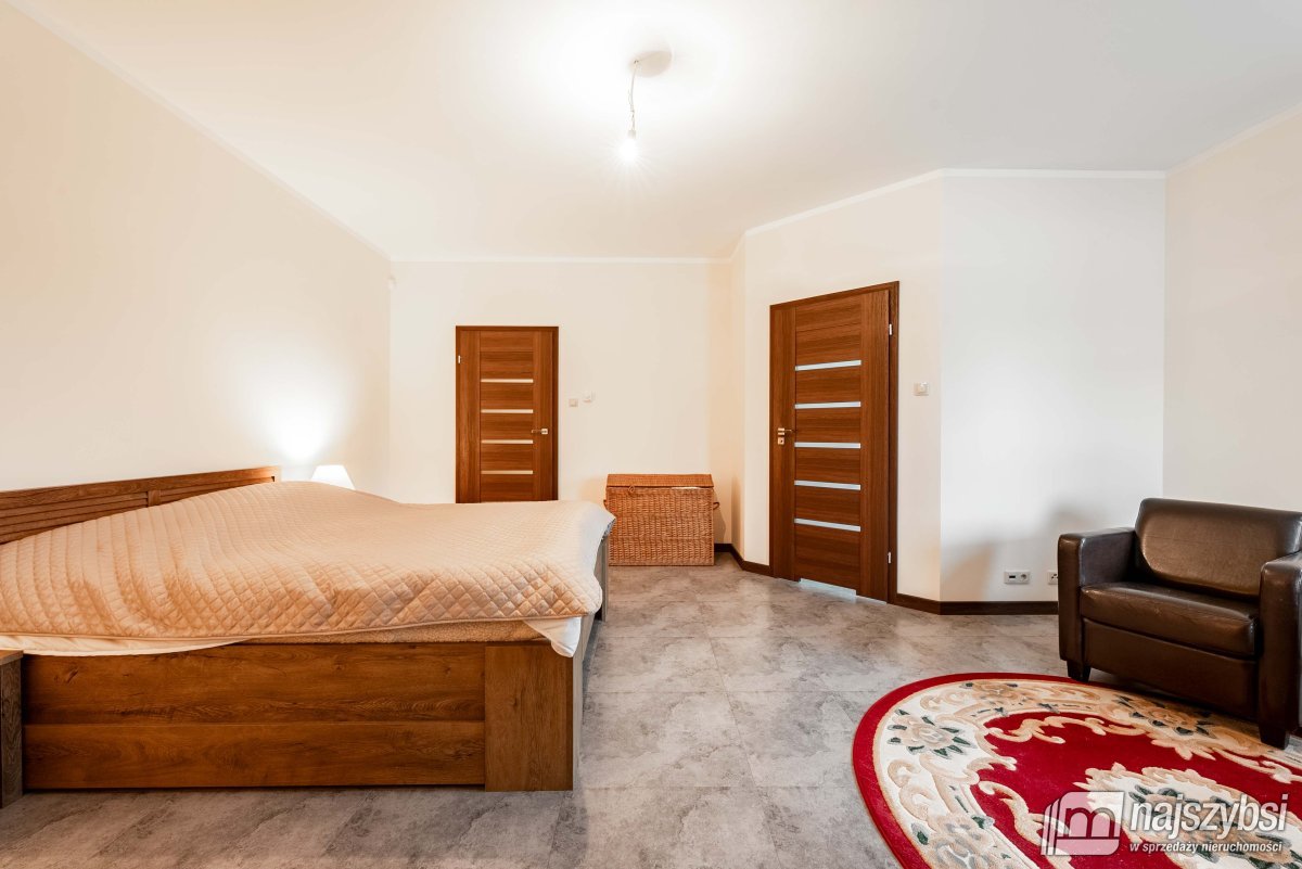 PŁOTY- UNIKATOWY DOM/REZYDENCJA 304 M2 (40)