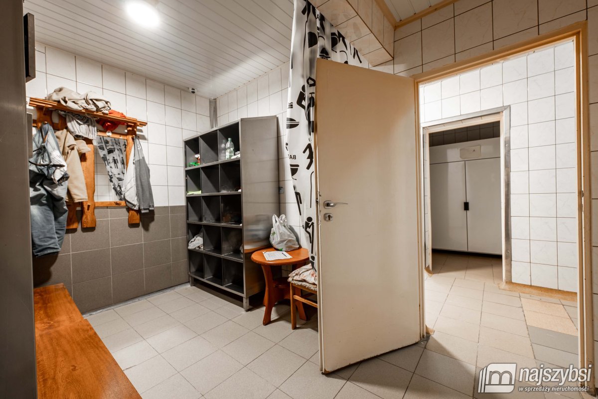 Stepnica-piekarnia, obiekt 350m2 na usługi/magazyn (23)