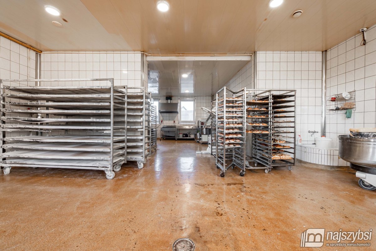 Stepnica-piekarnia, obiekt 350m2 na usługi/magazyn (7)