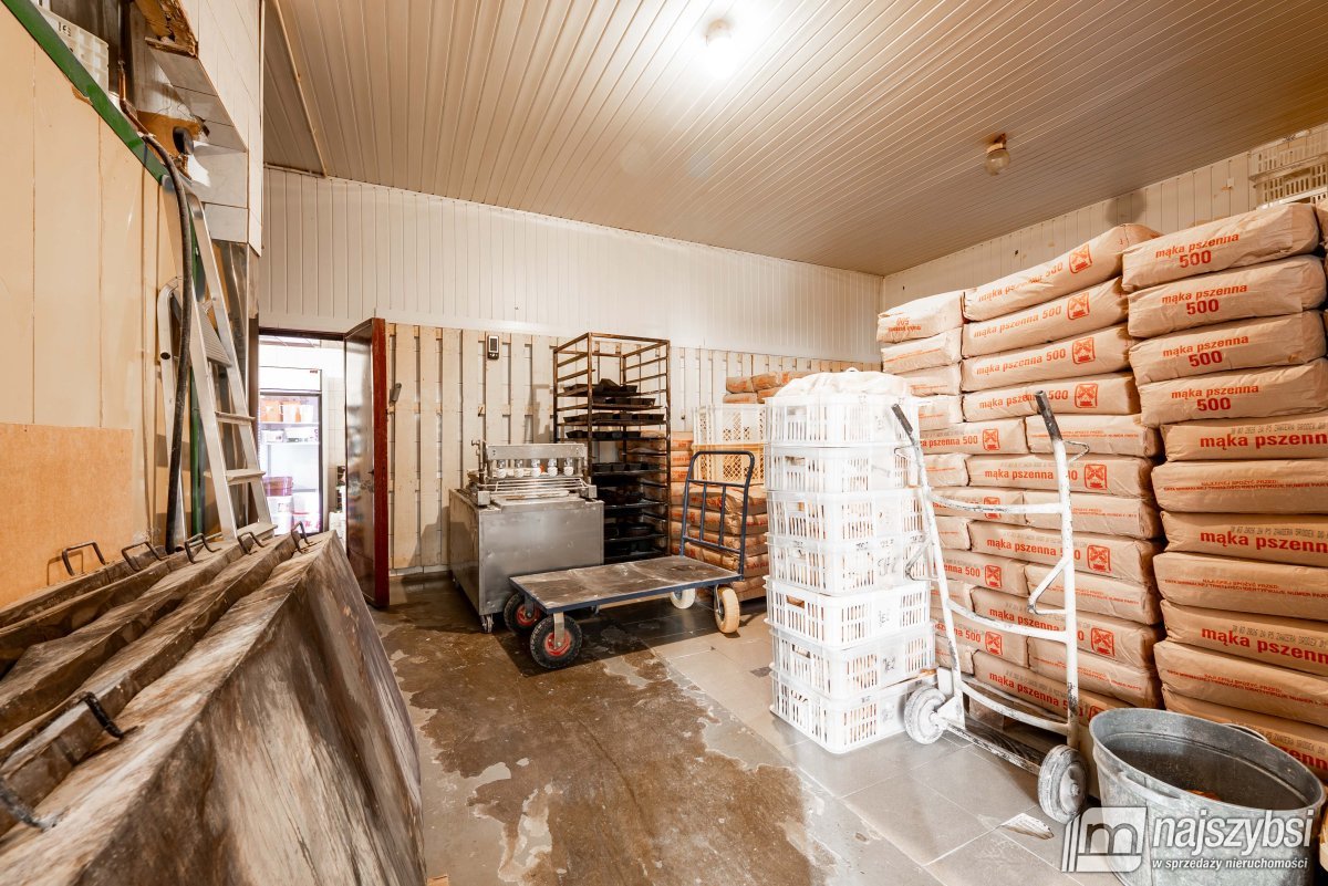 Stepnica-piekarnia, obiekt 350m2 na usługi/magazyn (10)