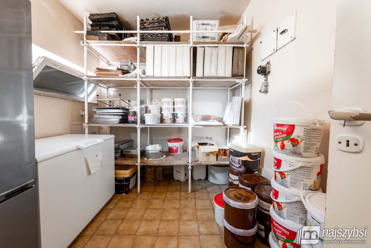 Stepnica-piekarnia, obiekt 350m2 na usługi/magazyn (12)