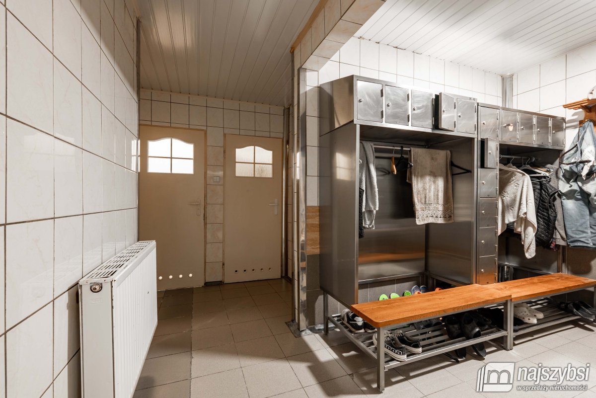 Stepnica-piekarnia, obiekt 350m2 na usługi/magazyn (22)