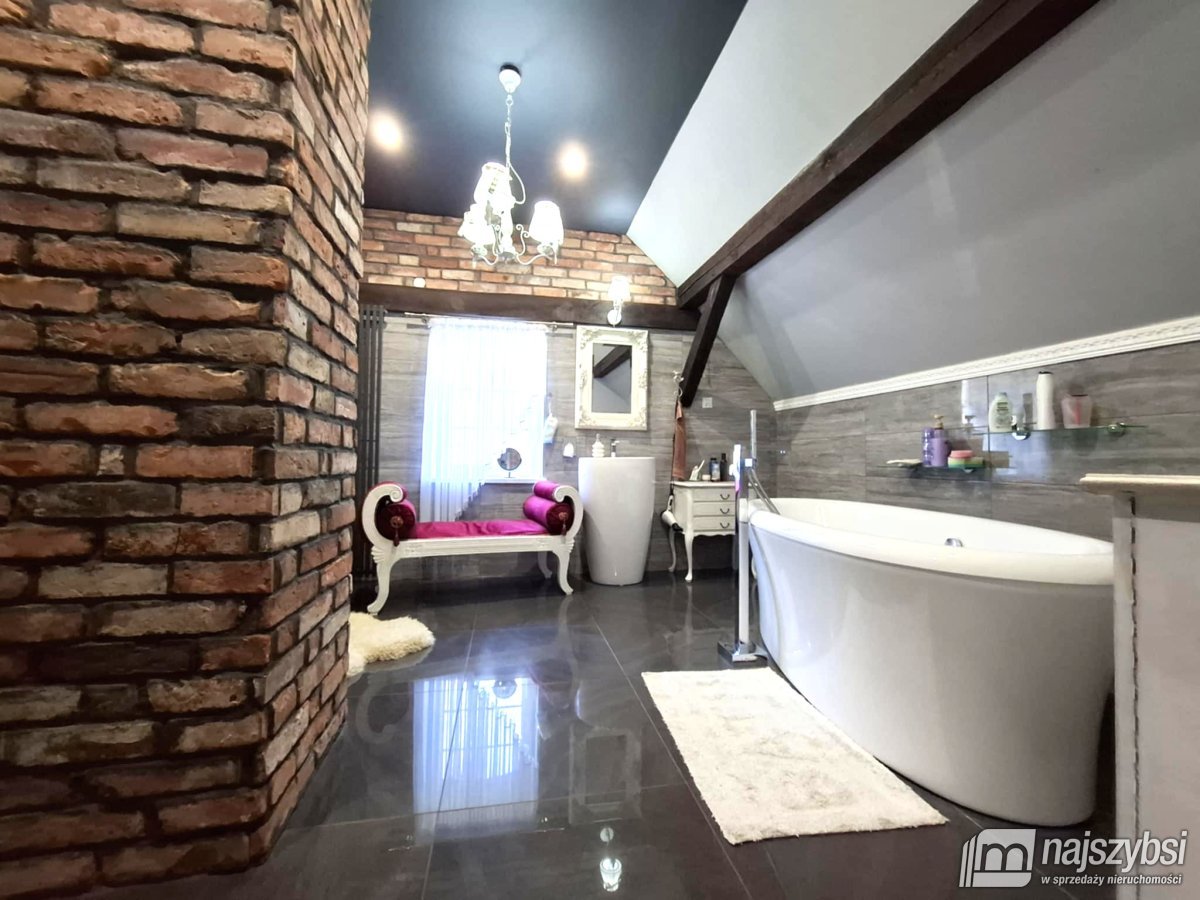 Radowo Małe - obrzeża, klimatyczny dom na sprzedaż (21)