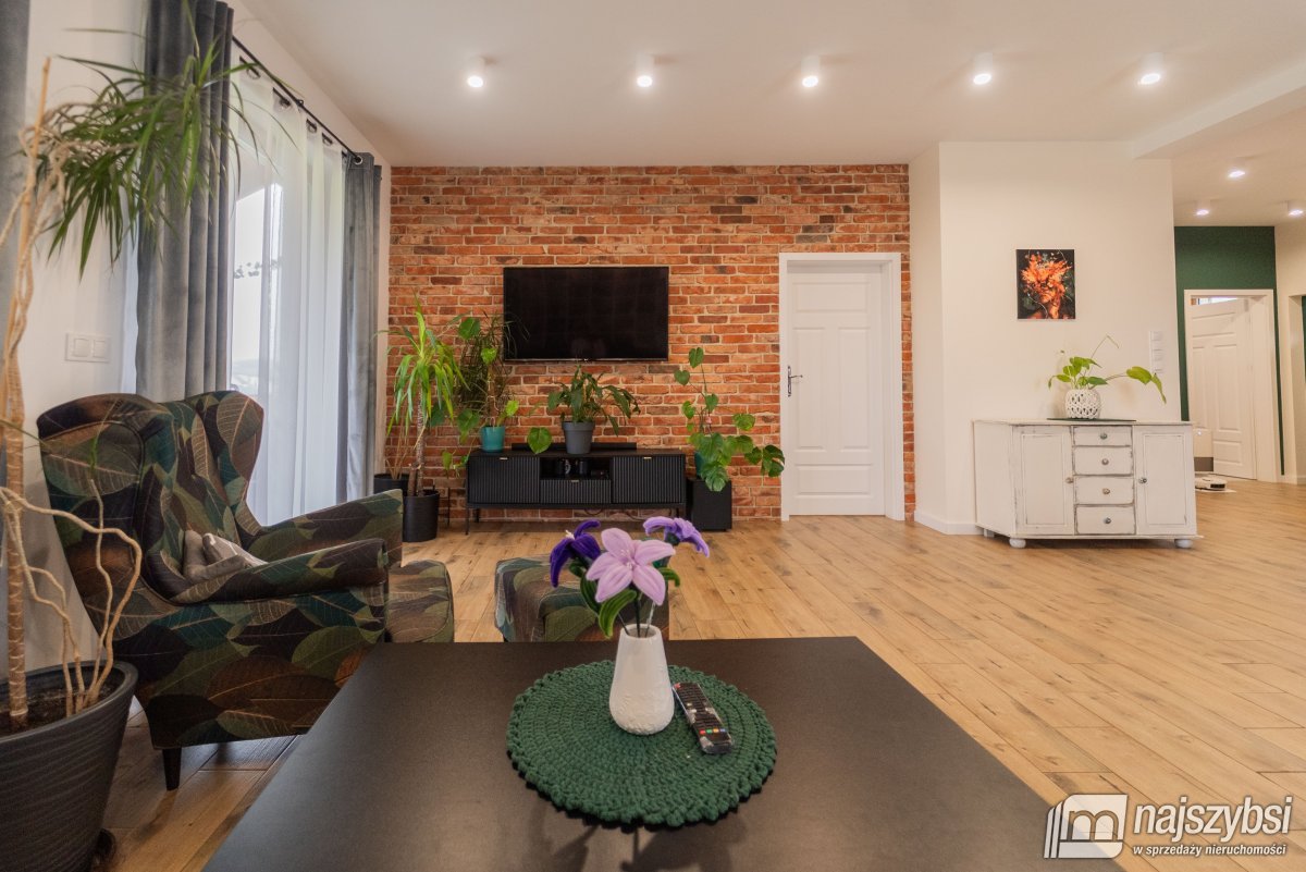 Białuń k. Goleniowa- umeblowany dom z 2022 r. (25)