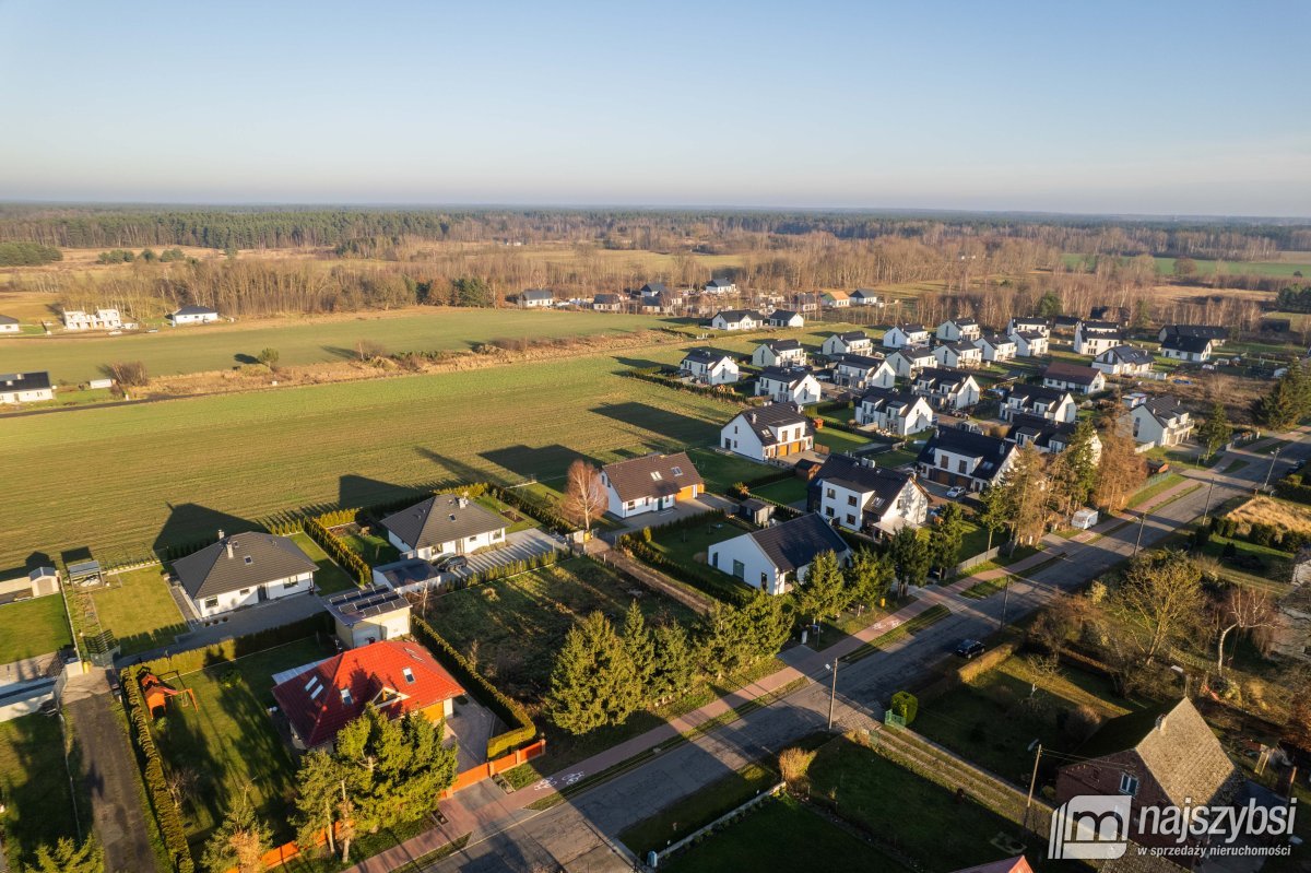 Białuń k. Goleniowa- umeblowany dom z 2022 r. (31)