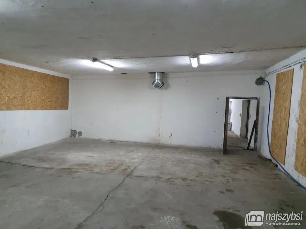 CHOSZCZNO - Hala z dużą działką i potencjałem (4)