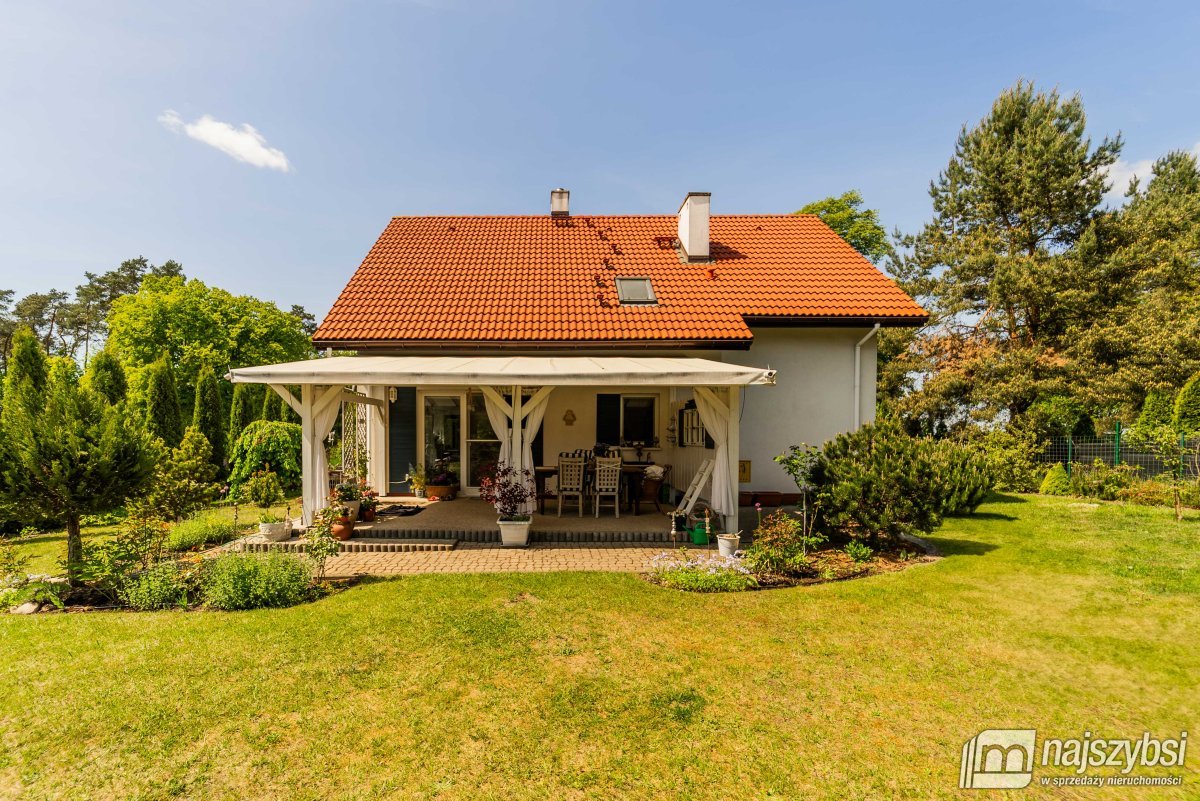 Poczernin- duży i piękny dom na uboczu (11)