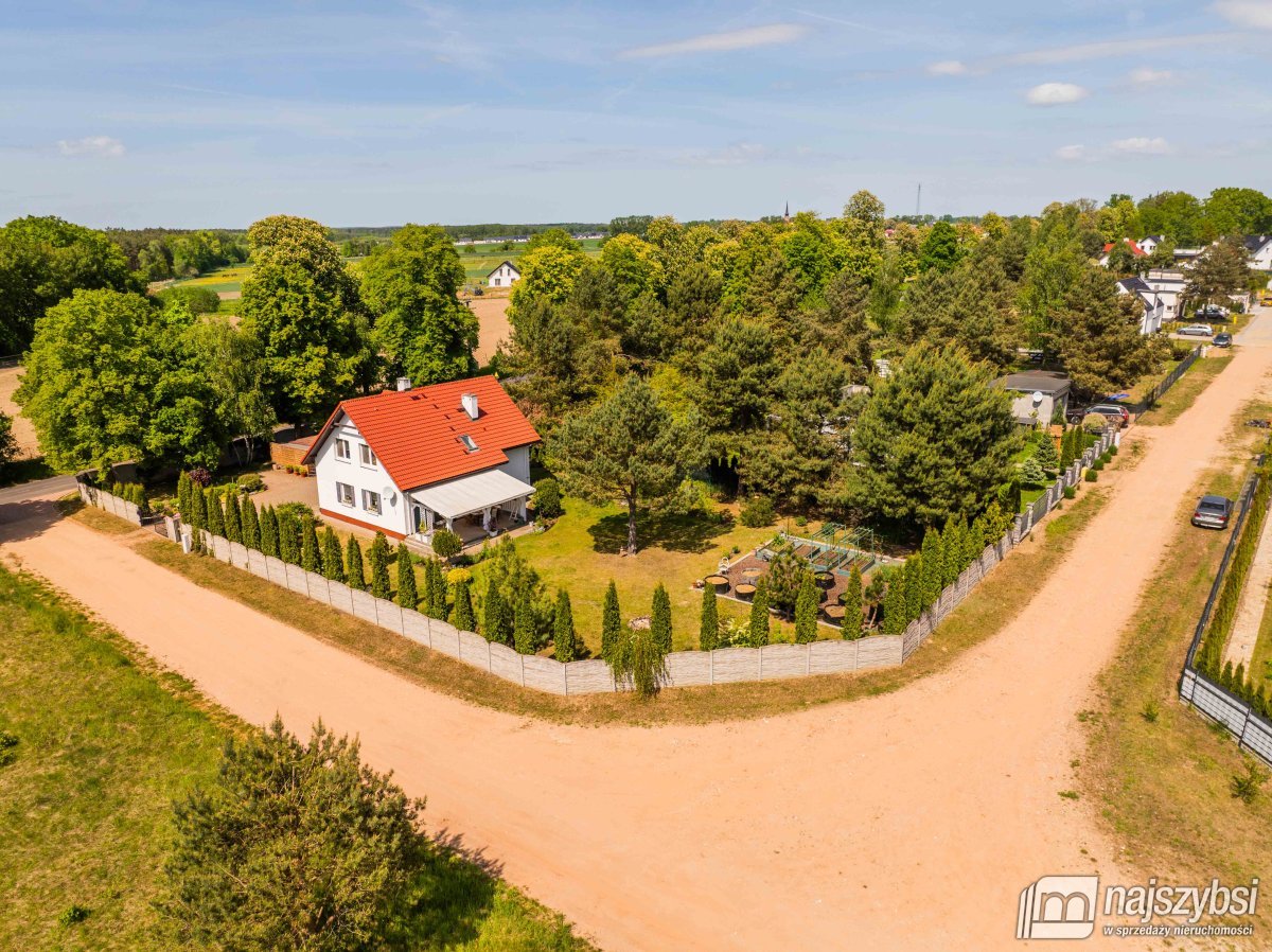 Poczernin- duży i piękny dom na uboczu (13)