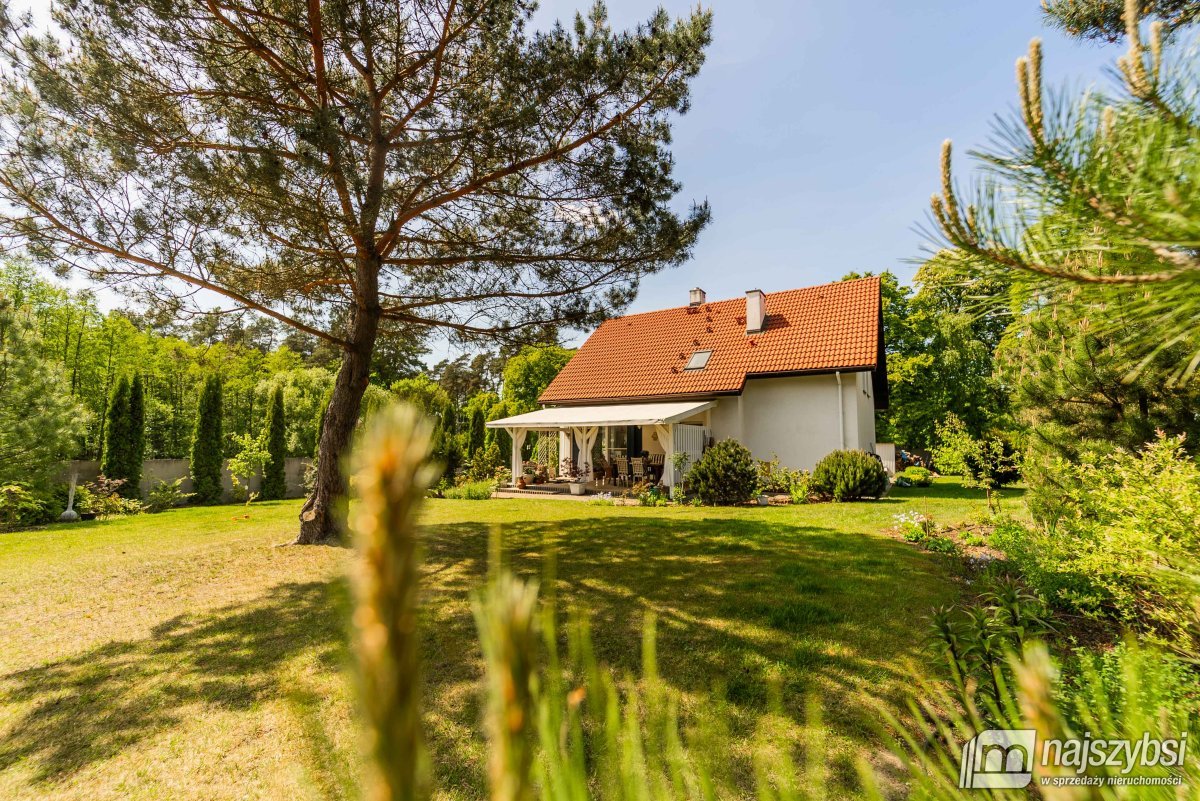 Poczernin- duży i piękny dom na uboczu (15)