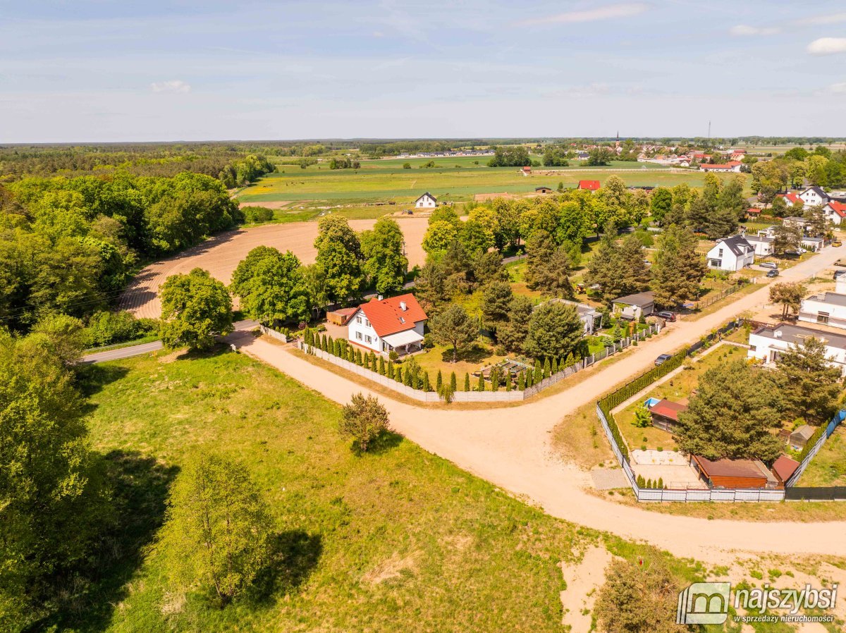 Poczernin- duży i piękny dom na uboczu (18)