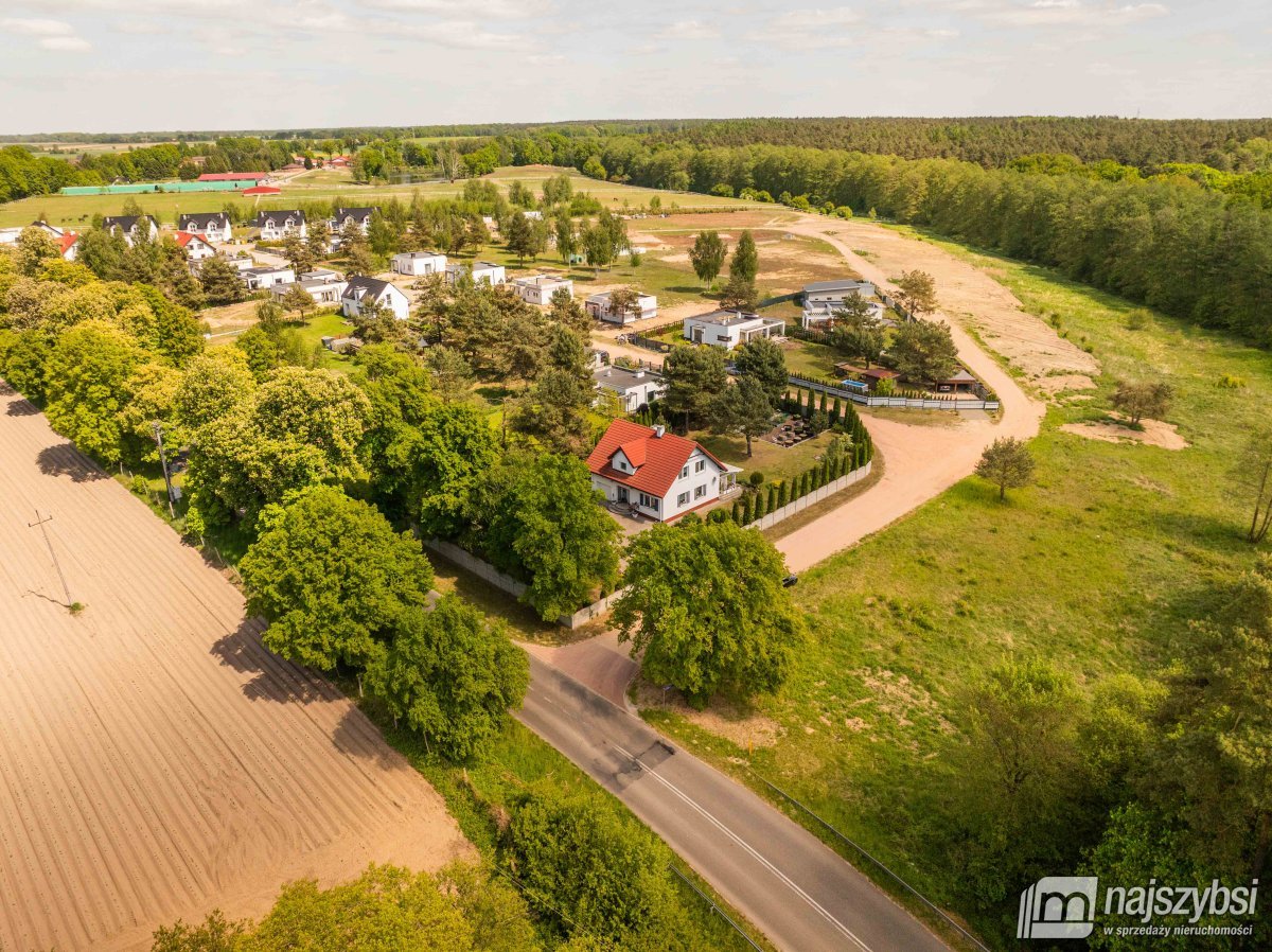 Poczernin- duży i piękny dom na uboczu (19)