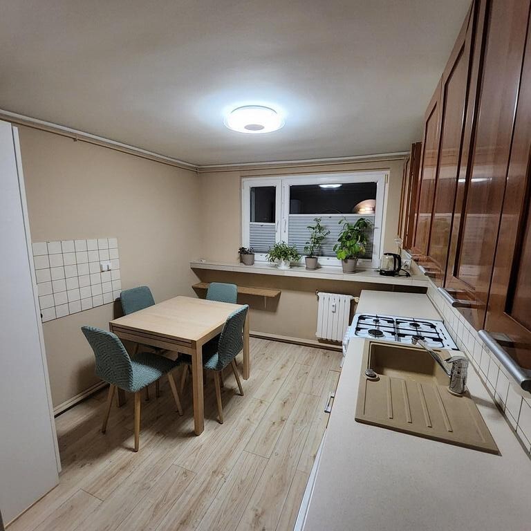 Komfortowe 3 pokoje, ogrzewanie miejskie. (4)