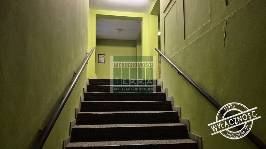 Zabytkowy budynek kina (11)