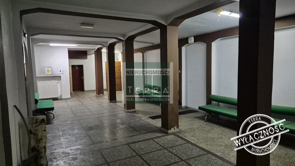 Zabytkowy budynek kina (10)