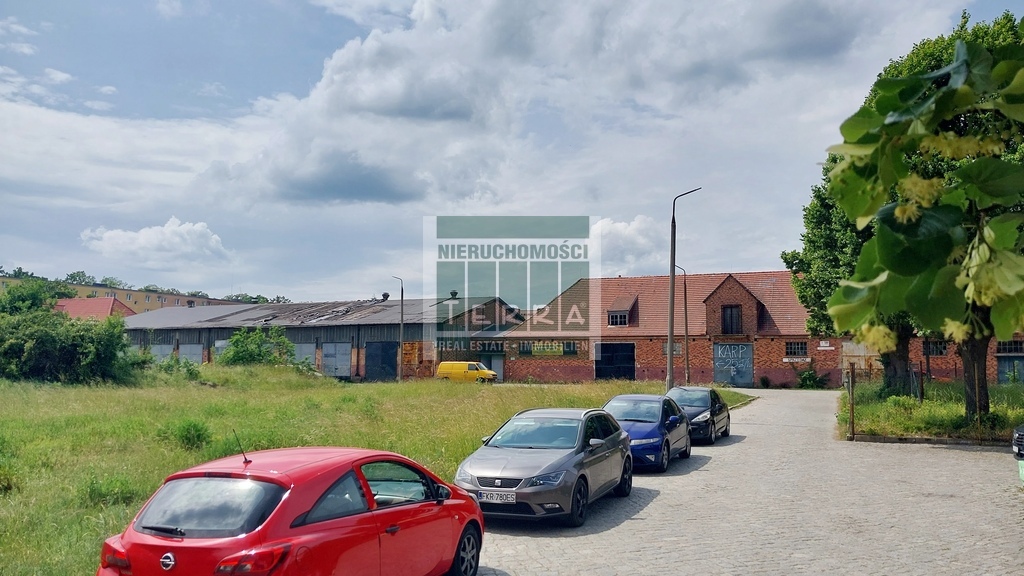 Obiekt komercyjny w centrum! (16)