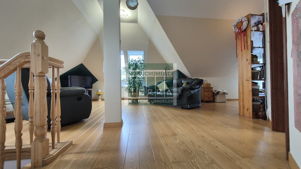 Uroczy dom na przedmieściach (21)