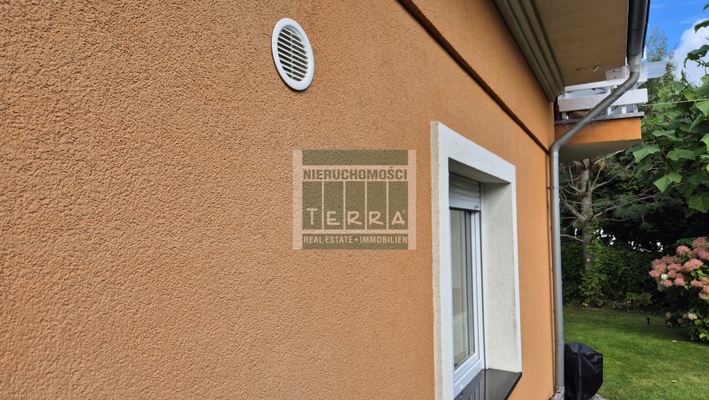 Uroczy dom na przedmieściach (29)