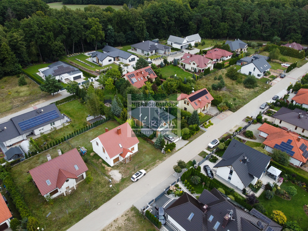 Uroczy dom na przedmieściach (9)