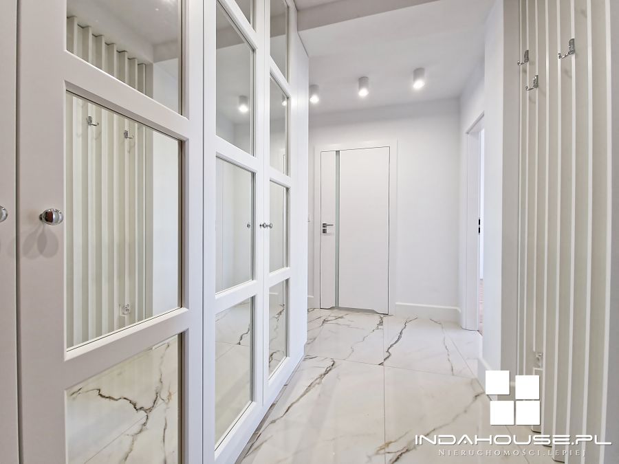 Nowy, 3 pokojowy apartament. Najem okazjonalny. (14)