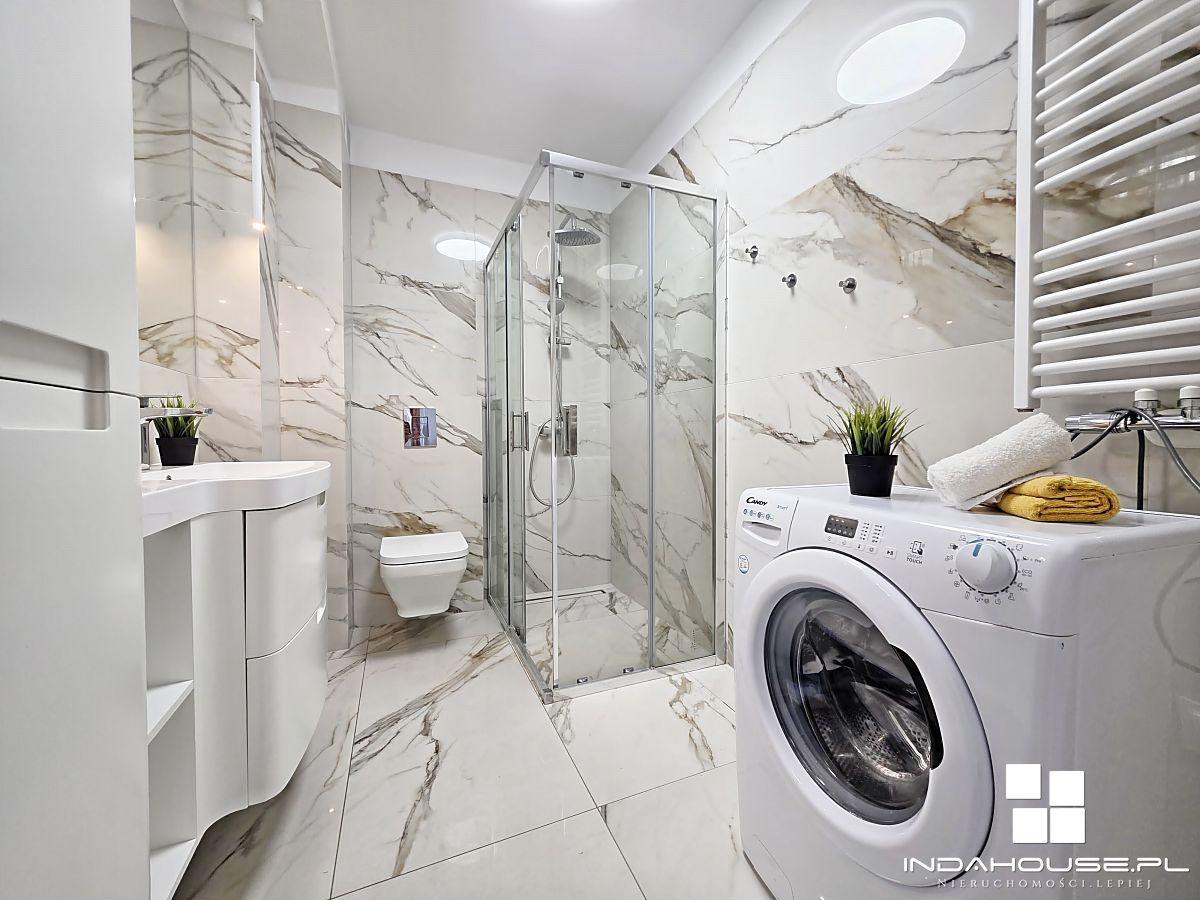 Nowy, 3 pokojowy apartament. Najem okazjonalny. (16)