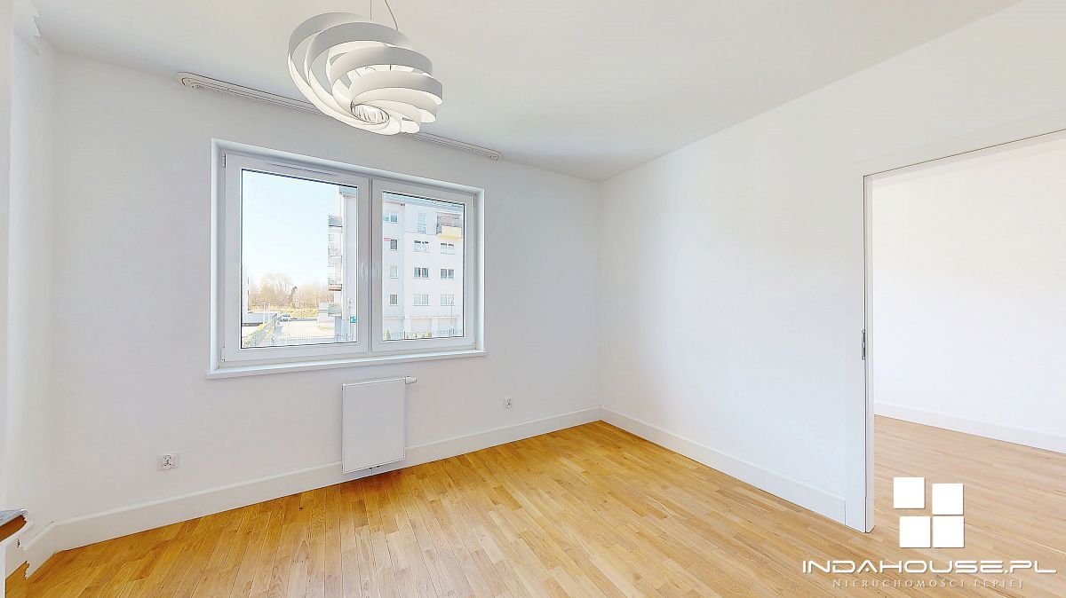 Nowy, 3 pokojowy apartament. Najem okazjonalny. (18)