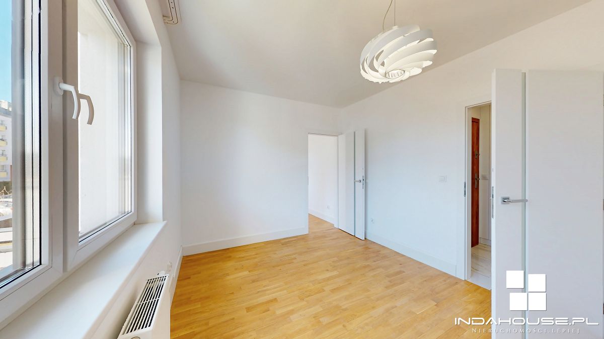 Nowy, 3 pokojowy apartament. Najem okazjonalny. (19)