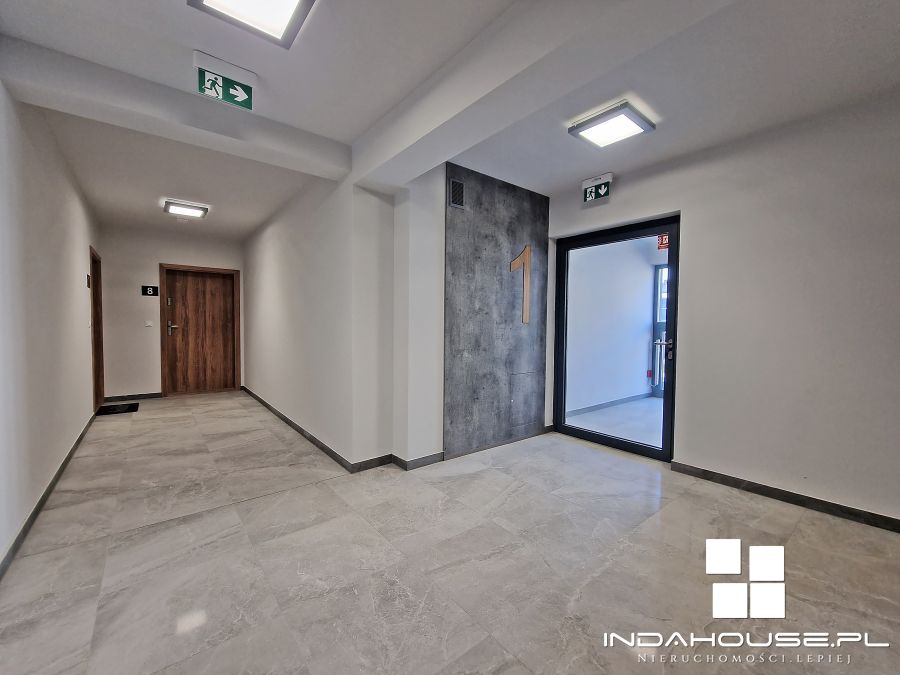 Nowy, 3 pokojowy apartament. Najem okazjonalny. (24)