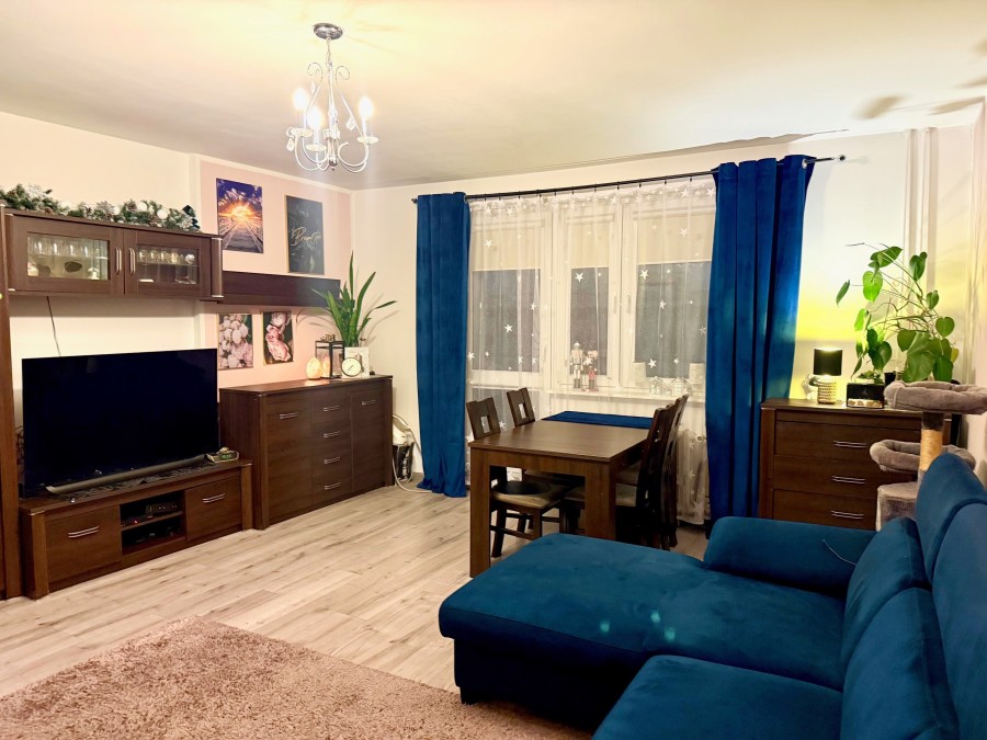 3 pokoje, centrum miasta - balkon. (2)