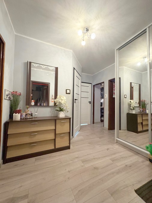 3 pokoje, centrum miasta - balkon. (10)