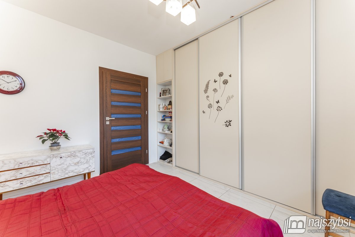 Tymień - duży dom z kiloma niezależnymi lokalami (15)