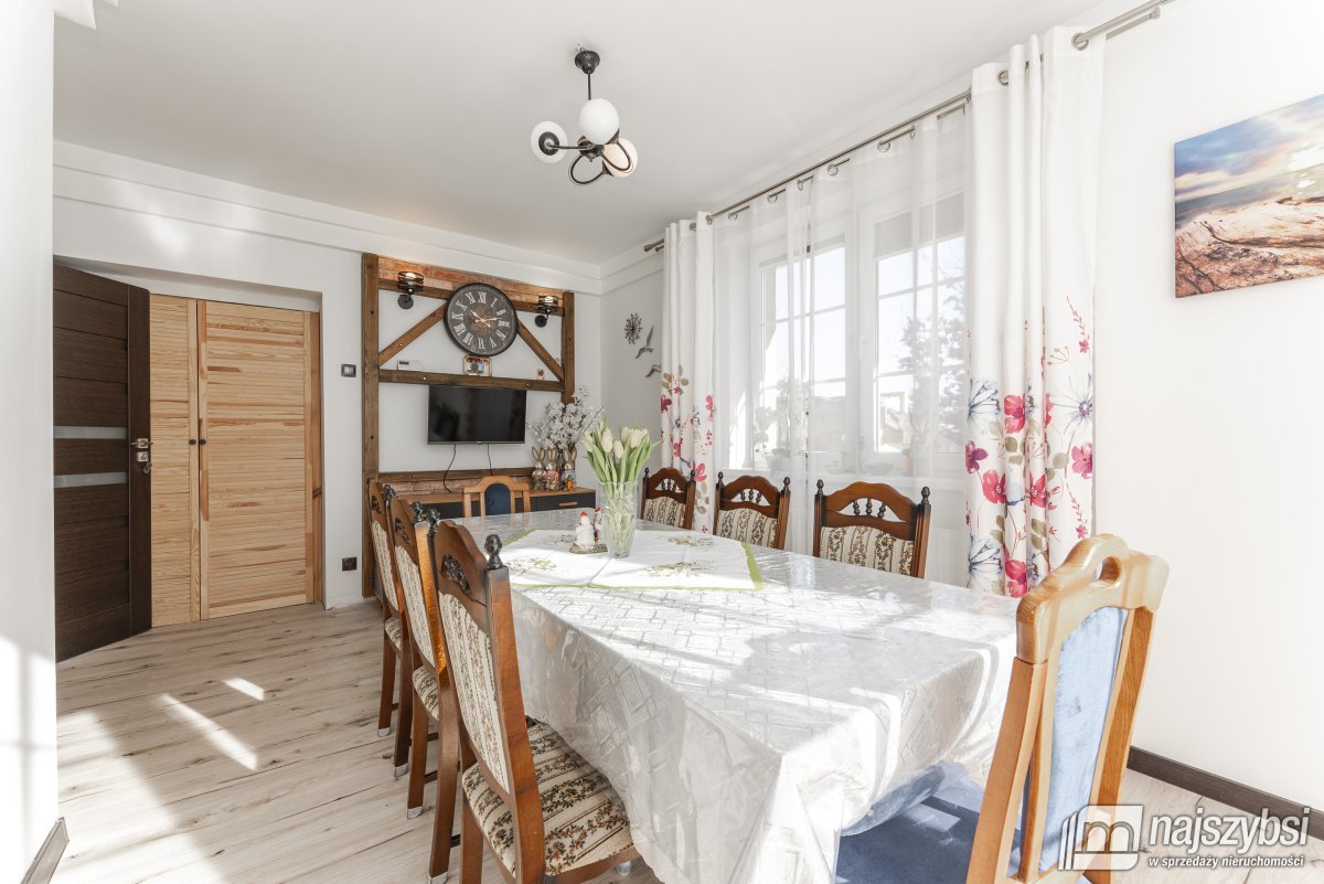 Tymień - duży dom z kiloma niezależnymi lokalami (20)