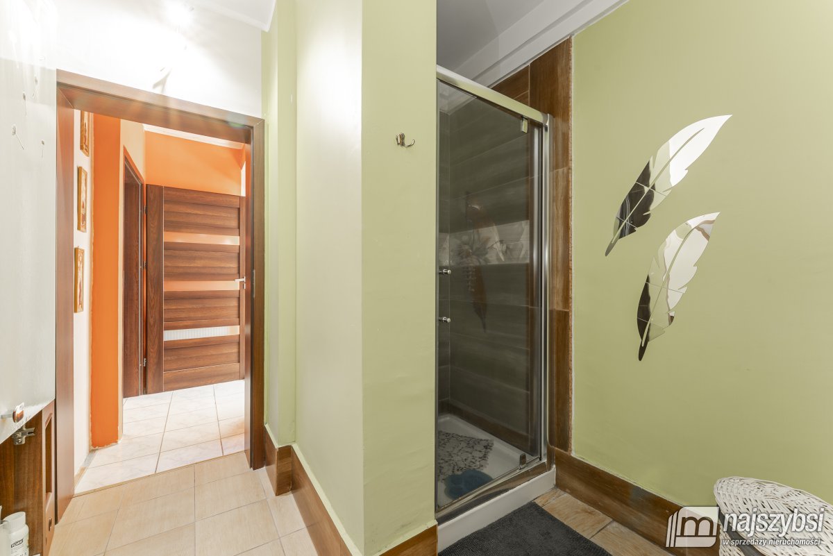 Tymień - duży dom z kiloma niezależnymi lokalami (22)