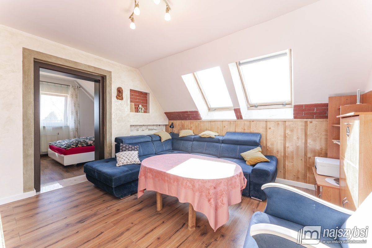 Tymień - duży dom z kiloma niezależnymi lokalami (25)