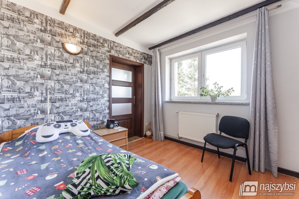 Tymień - duży dom z kiloma niezależnymi lokalami (32)