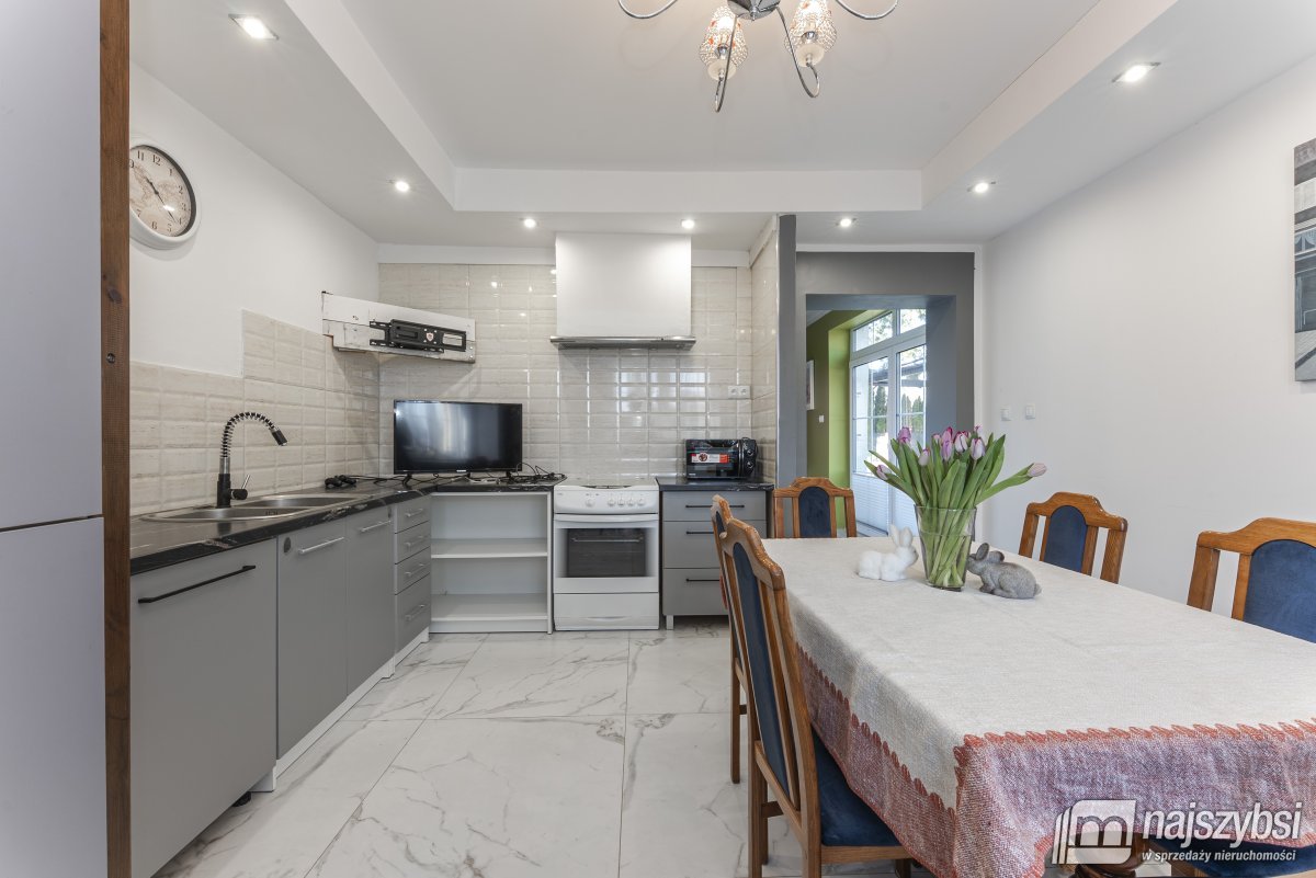 Tymień - duży dom z kiloma niezależnymi lokalami (36)