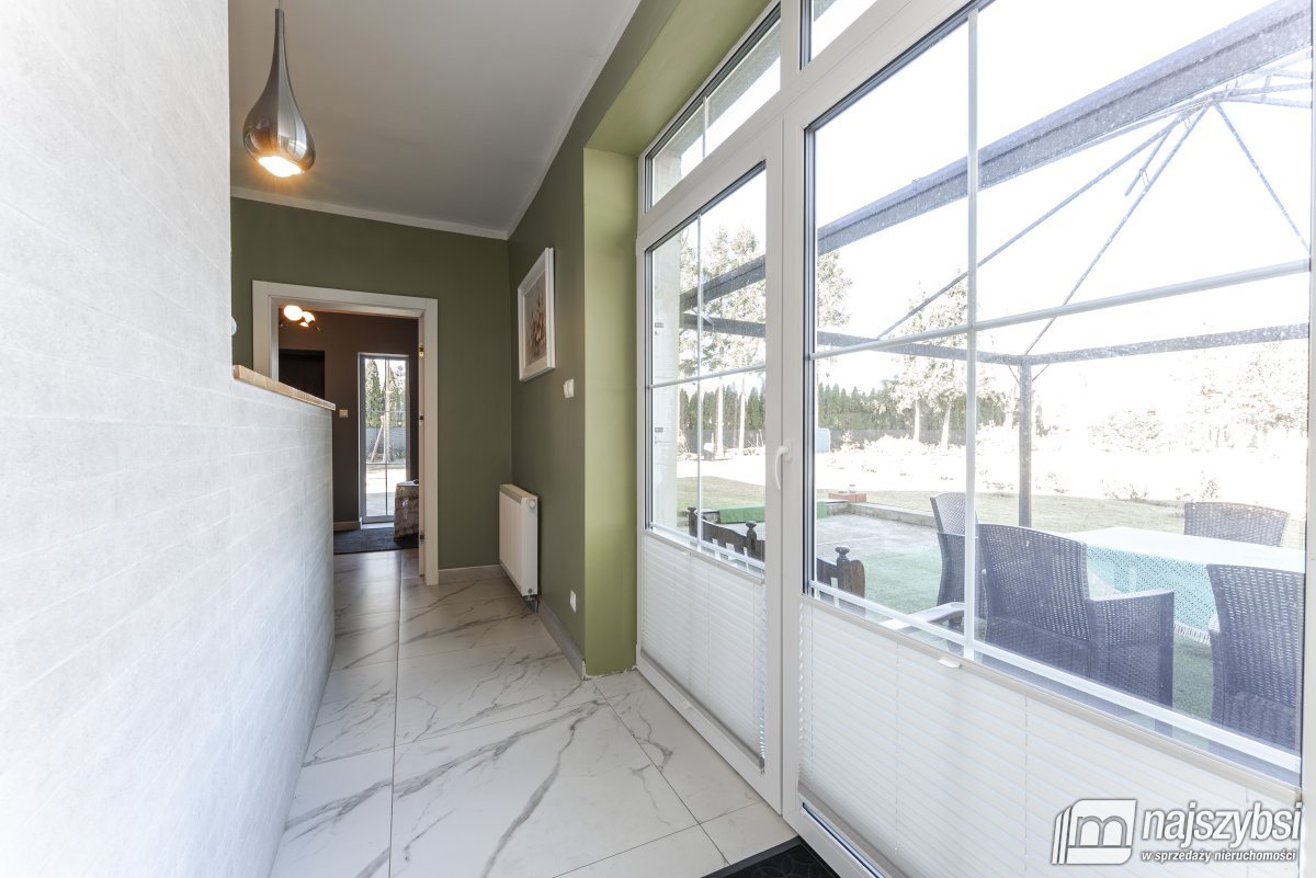 Tymień - duży dom z kiloma niezależnymi lokalami (37)