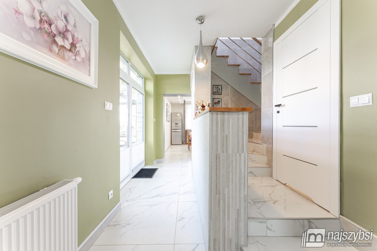 Tymień - duży dom z kiloma niezależnymi lokalami (40)