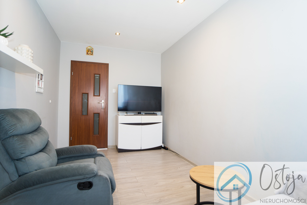 Trzy pokojowe z balkonem - oś. Słoneczne (7)