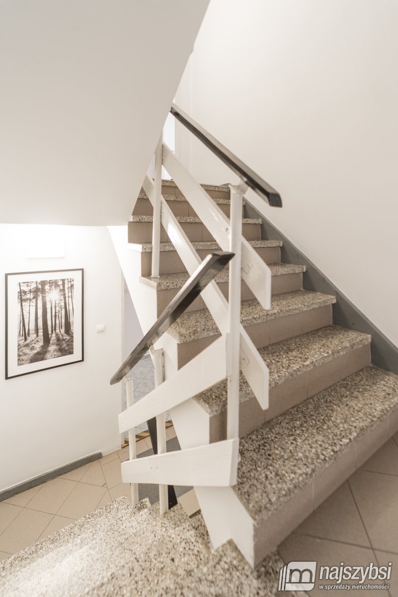 CHOSZCZNO - Gabinety lekarskie i mieszkanie  (21)