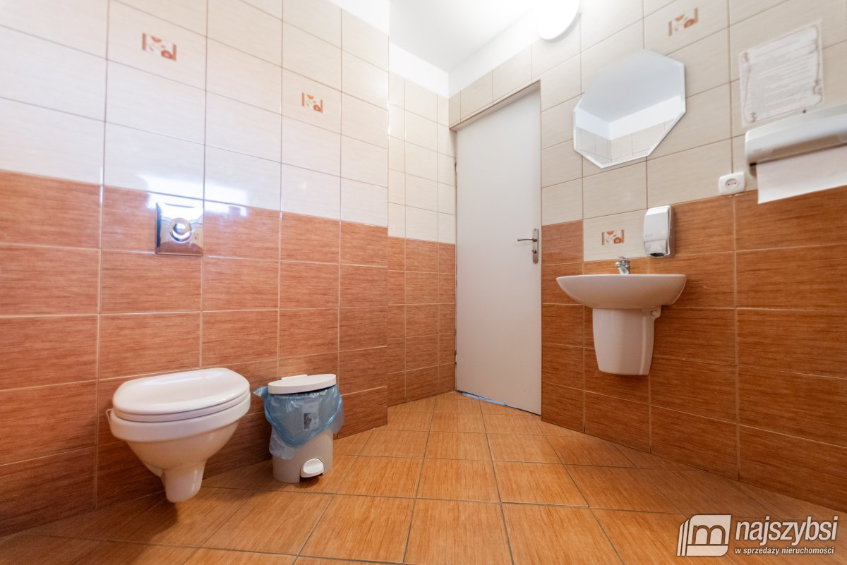 CHOSZCZNO - Gabinety lekarskie i mieszkanie  (24)