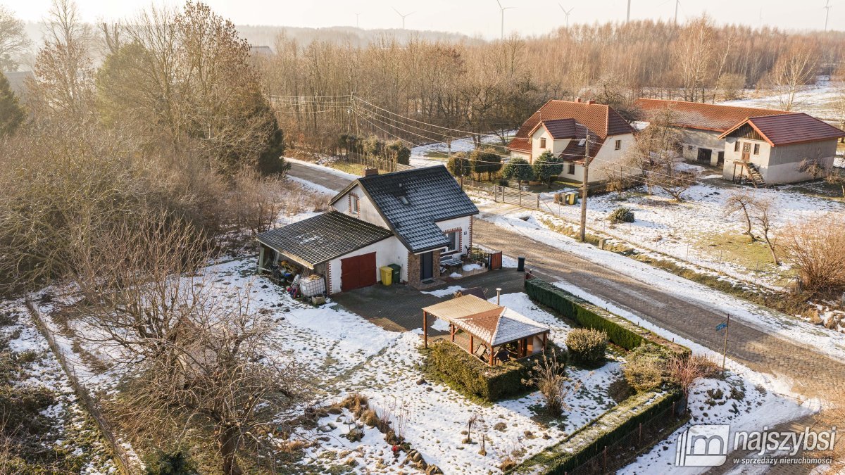 Jeżyce-dom wolnostojący 72m2+garaż 32m2 k. Darłowa (19)