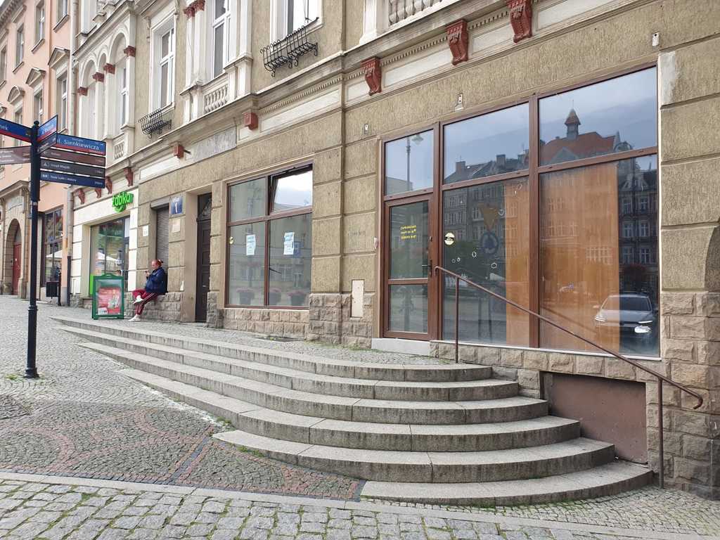 Lokal na Rynku po remoncie! (1)