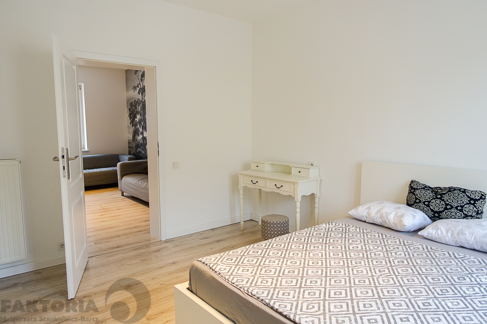 Pogodno 3 pokoje, I p. 2600+470+gaz+en. el. (7)