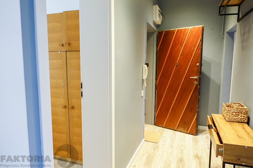 Pogodno 3 pokoje, I p. 2600+470+gaz+en. el. (13)