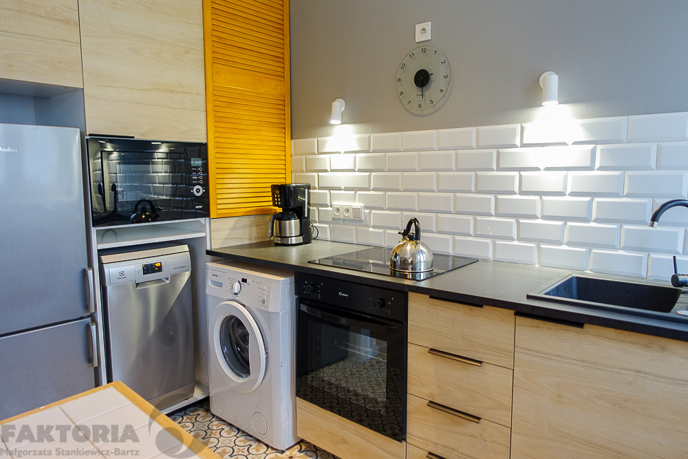 Pogodno 3 pokoje, I p. 2600+470+gaz+en. el. (16)