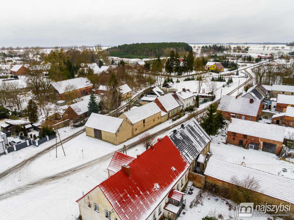 Sicko - dom z budynkami gospodarczymi (2)